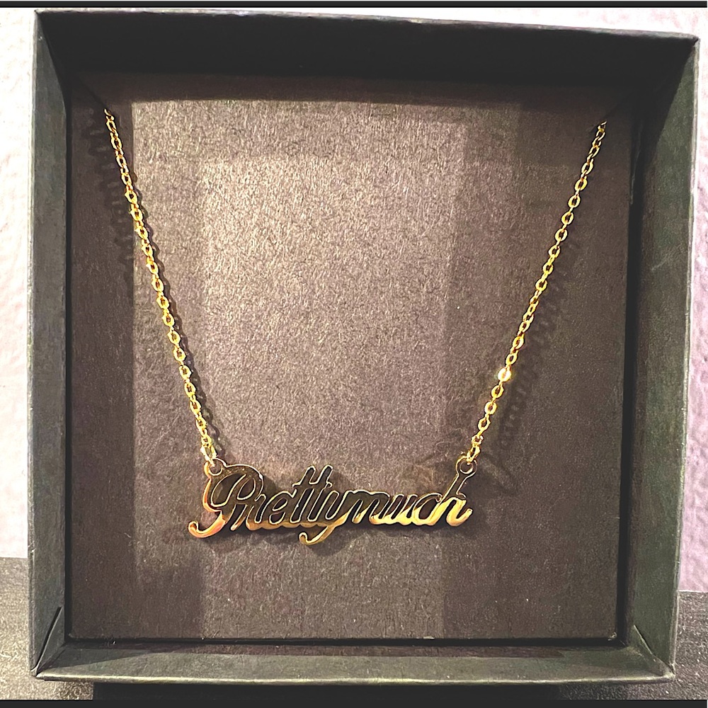 PRETTYMUCH gold chain necklace